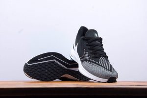 210  NIKE AIR ZOOM WINFLO 6  W6  P08722 - Image 7