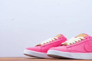 195  Nike Blazer Low LE - Image 8