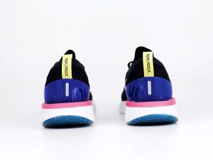 Nike Epic React Flyknit  LOGO - Image 3