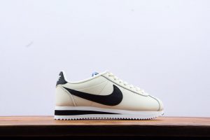 Women's Nike Classic Cortez Prem 19 - Image 7