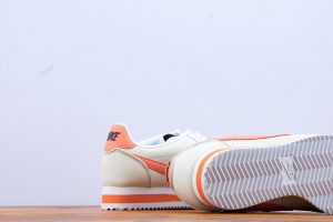 Women's Nike Classic Cortez Prem 19 - Image 6