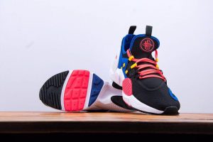 260  NIKE HUARACHE E.D.G.E. TXT QS 7 - Image 3