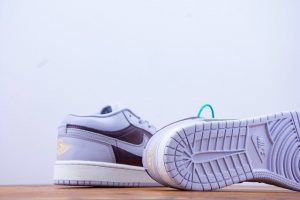 Air Jordan 1 Low - Image 6