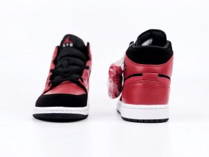 Air Jordan 1 Mid Bred - Image 6