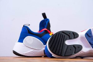 260  NIKE HUARACHE E.D.G.E. TXT QS 7 - Image 4