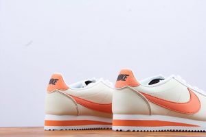 Women's Nike Classic Cortez Prem 19 - Image 7