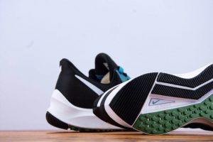 210  NIKE AIR ZOOM WINFLO 6  W6  P08722 - Image 6