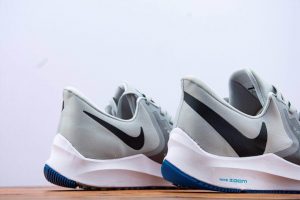 210  NIKE AIR ZOOM WINFLO 6  W6  P08722 - Image 6