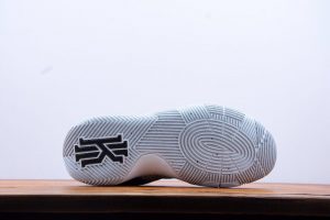 NIKE BASKET BALL SHOES DEM47382 - Image 6