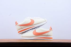 Women's Nike Classic Cortez Prem 19 - Image 8