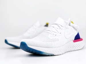 Nike Epic React Flyknit  LOGO - Image 5