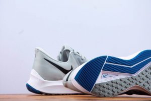 210  NIKE AIR ZOOM WINFLO 6  W6  P08722 - Image 8