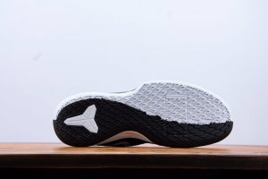 NIKE BASKET BALL SHOES 2019 KOBE MAMBA FOCUS - Image 7