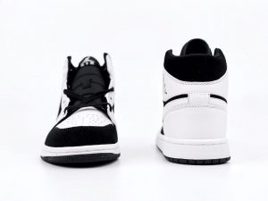 Air Jordan 1 Mid White Black - Image 9