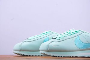 Women's Nike Classic Cortez Prem 19 - Image 6