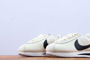 Women's Nike Classic Cortez Prem 19 - Image 8
