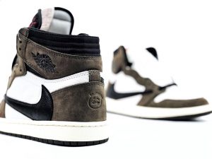 Travis Scott x Air Jordan 1 - Image 8