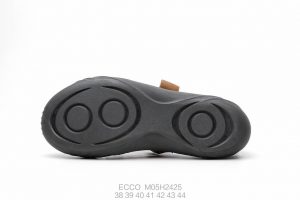 220  Ecco   M - Image 8
