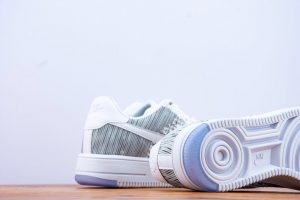 NIKE AIR FORCE 1 FLYKNIT LOW - Image 7