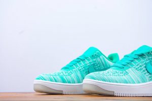 NIKE AIR FORCE 1 FLYKNIT LOW - Image 6