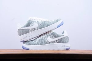 NIKE AIR FORCE 1 FLYKNIT LOW - Image 8