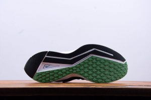 210  NIKE AIR ZOOM WINFLO 6  W6  P08722 - Image 8