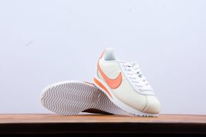 Women's Nike Classic Cortez Prem 19 - Image 9