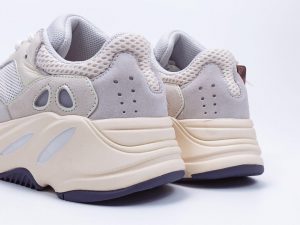 Adidas Yeezy 700 Boost Analog - Image 6