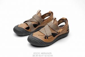 220  Ecco   M - Image 9