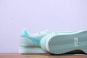 Women's Nike Classic Cortez Prem 19 - Image 9