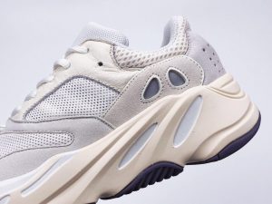 Adidas Yeezy 700 Boost Analog - Image 9