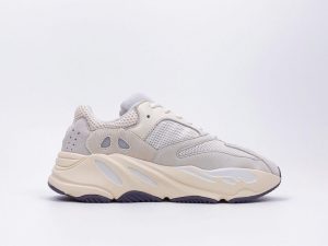Adidas Yeezy 700 Boost Analog