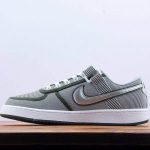 NIKE SNEAKERS DEM79573