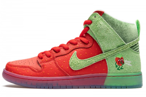 Nike SB Dunk High Strawberry Cough