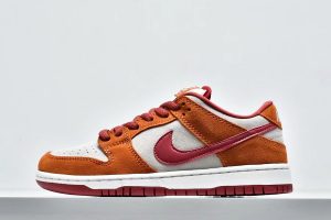 SB Dunk Low Dark Russet Cedar