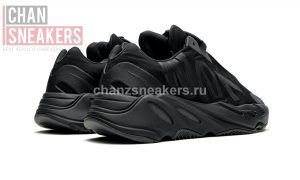 Yeezy Boost 700 MNVN Triple Black - Image 2