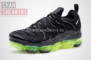 Nike Air VaporMax Plus Black Volt Sole - Image 3