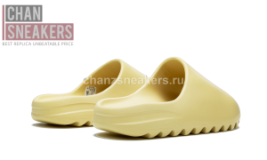 YEEZY Slide Desert Sand - Image 3