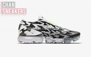 ACRONYM x Nike VaporMax Moc 2 - Image 4