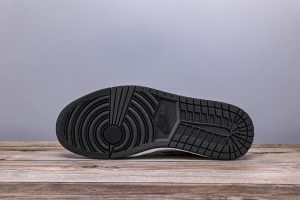 Air Jordan 1 Silver Toe (W) - Image 11