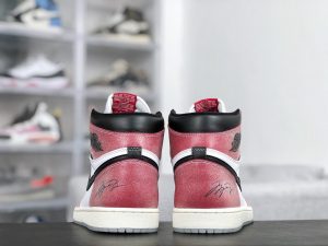 Trophy Room X Air Jordan 1 OG High - Image 4