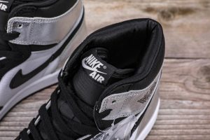Air Jordan 1 Silver Toe (W) - Image 5