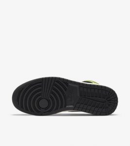 Air Jordan 1 High OG GS Volt Gold - Image 4