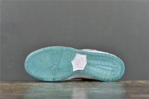 Sean Cliver x Nike SB Dunk Low - Image 11