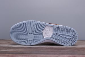 SB Dunk Low Street Hawker - Image 10