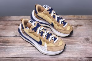 Sacai Vaporwaffle Sesame - Image 7