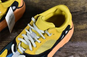 YEEZY Boost 700 Sun - Image 4
