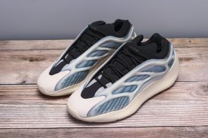 YEEZY 700 V3 Kyanite - Image 5