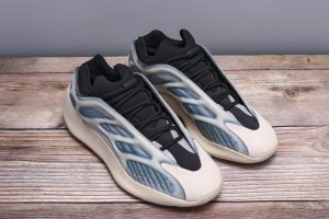 YEEZY 700 V3 Kyanite - Image 7