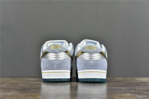 Sean Cliver x Nike SB Dunk Low - Image 9